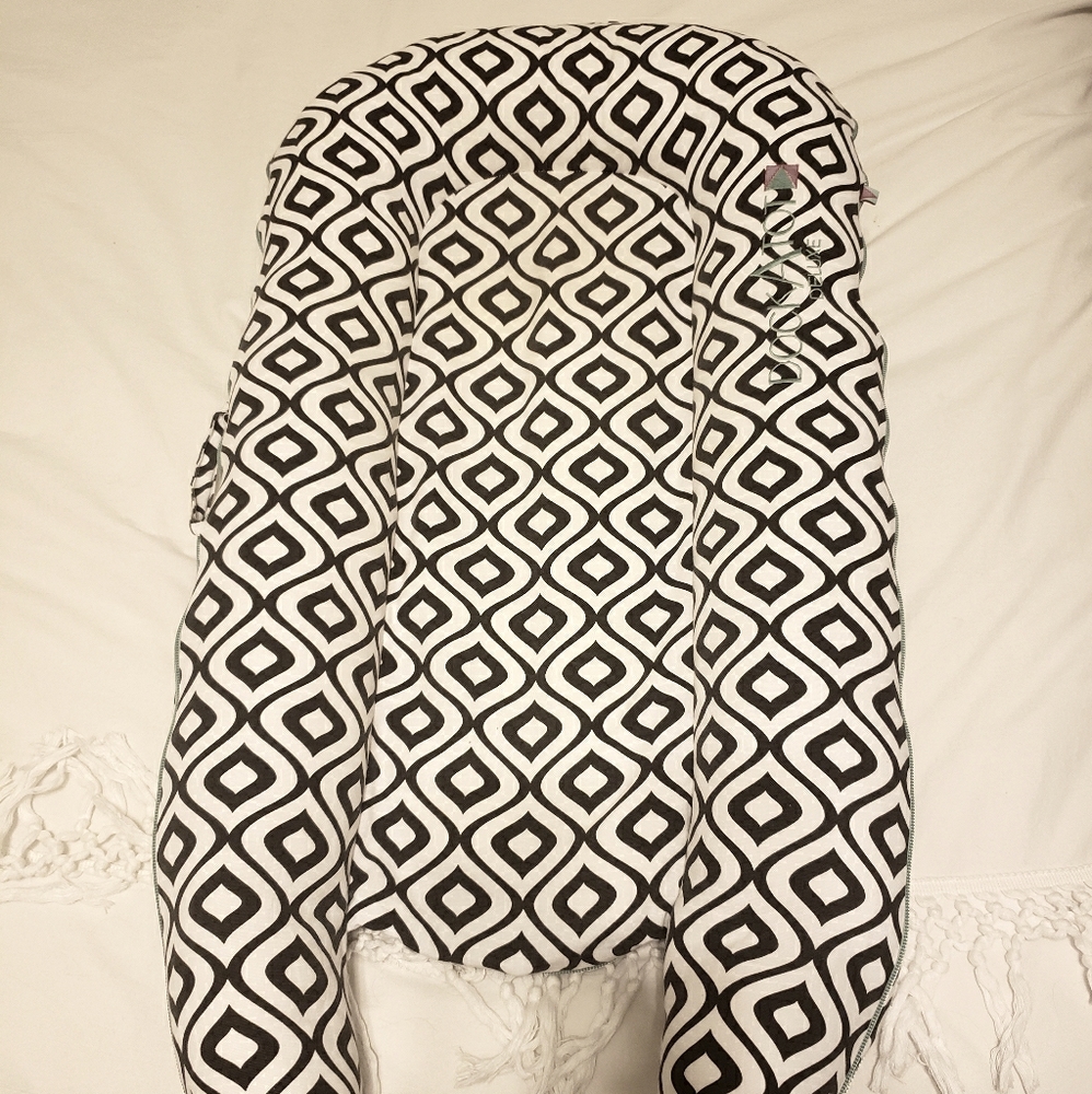 Dockatot 0-8mth deluxe size